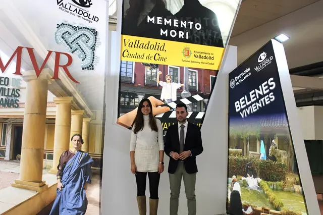Blanca Jiménez y Roberto Migallón, en el stand de INTUR 2023 | Valladolid Plural