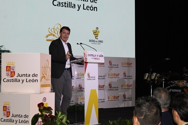 El presidente de Castilla y Le&oacute;n, Alfonso Fern&aacute;ndez Ma&ntilde;ueco, en INTUR | Valladolid Plural