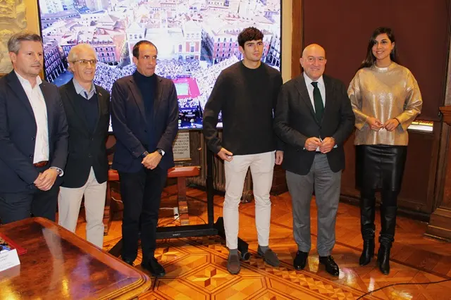 Presentaci&oacute;n del Torneo 'FIP Platinum' en el Ayuntamiento | Valladolid Plural