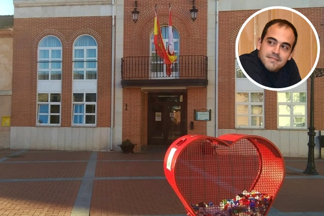 El Ayuntamiento de Aldeamayor, y en detalle Samuel Aranda | Valladolid Plural