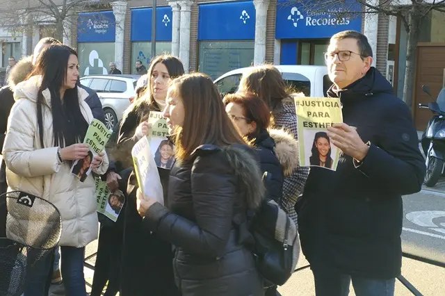 Los familiares de Esther L&oacute;pez piden justicia en los Juzgados | Valladolid Plural