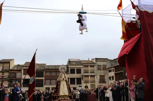 Bajada del &Aacute;ngel de Pe&ntilde;afiel 2024 | Valladolid Plural