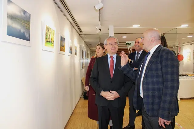 Inauguraci&oacute;n de la exposici&oacute;n 'Maravillas de Eslovenia' | Valladolid Plural
