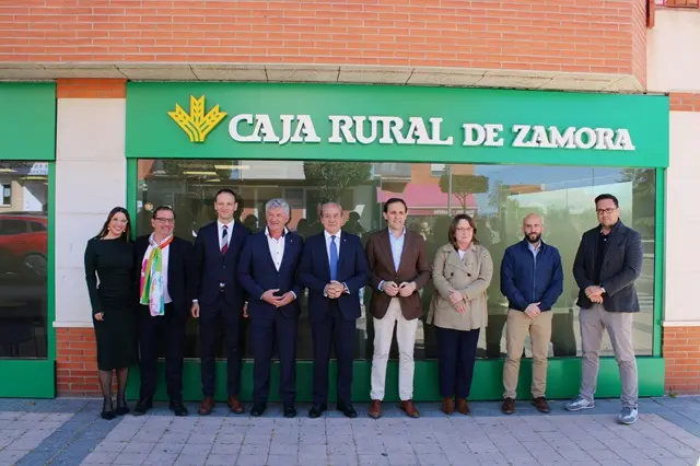 Inauguraci&oacute;n de la nueva oficina de Caja Rural de Zamora en Arroyo | Valladolid Plural