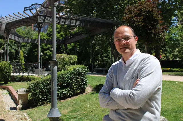 El concejal de Medio Ambiente, Alejandro Garc&iacute;a Pellitero, en el Parque de Poniente | Valladolid Plural