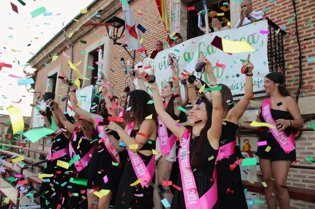 La Asociaci&oacute;n de Coros y Danzas de La Seca bailaron una jota como broche al preg&oacute;n | Valladolid Plural