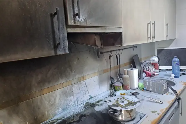 Estado de la cocina donde se origin&oacute; el incendio en Arroyo