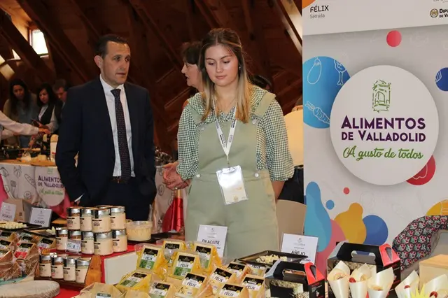 Conrado &Iacute;scar visita el IV Encuentro Provincial de Queser&iacute;as 'Vallaqueso' | Valladolid Plural