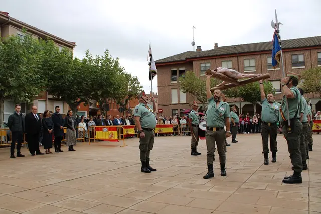 Acto de los Antiguos Legionarios en la Plaza de Espa&ntilde;a de Santovenia | Valladolid Plural