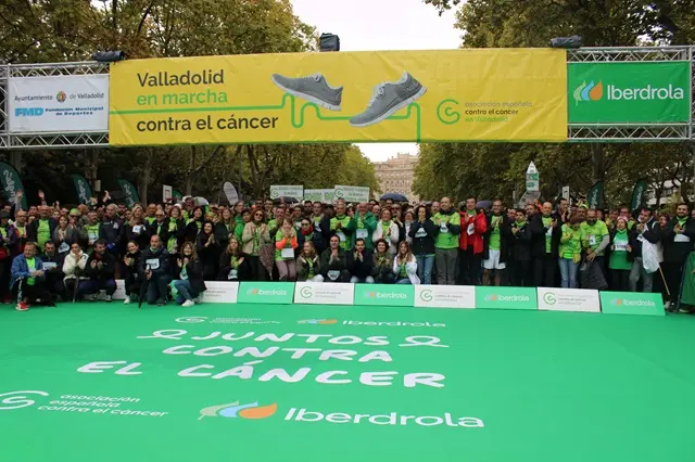 Salida de la XIII Marcha Contra el C&aacute;ncer en Valladolid | Valladolid Plural
