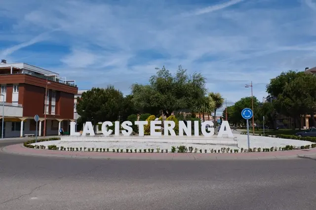 Letras con el nombre de La Cist&eacute;rniga situadas en la localidad | Valladolid Plural