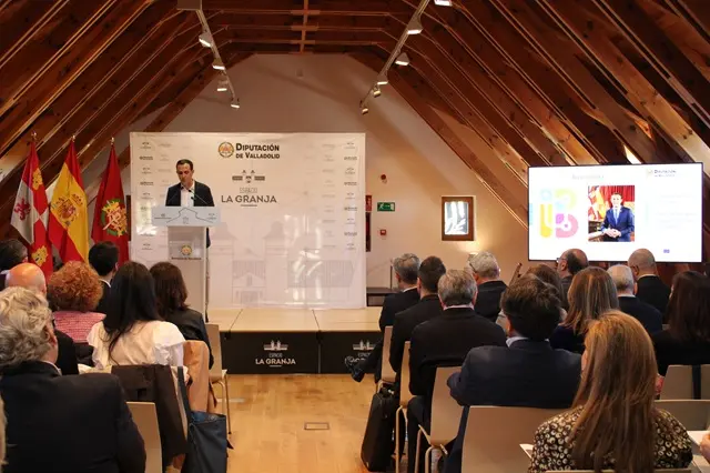 &Iacute;scar presenta el Plan Director de Transformaci&oacute;n para la Innovaci&oacute;n Digital Administrativa | Valladolid Plural