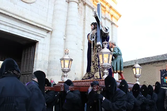 Procesi&oacute;n del Mandato del Jueves Santo en Medina de Rioseco 2025 | Valladolid Plural