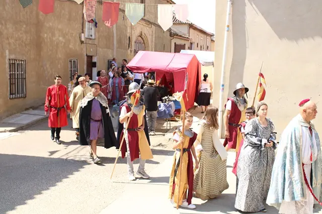 Desfile del XXV Mercado Artesanal de Tordehumos | Valladolid Plural