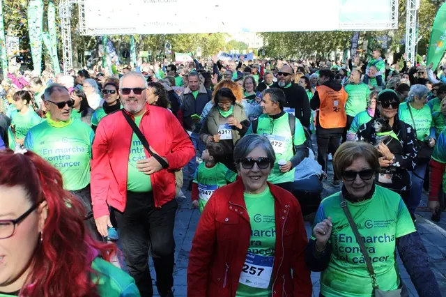 Participantes de la XIV Marcha Contra el Cáncer | Valladolid Plural
