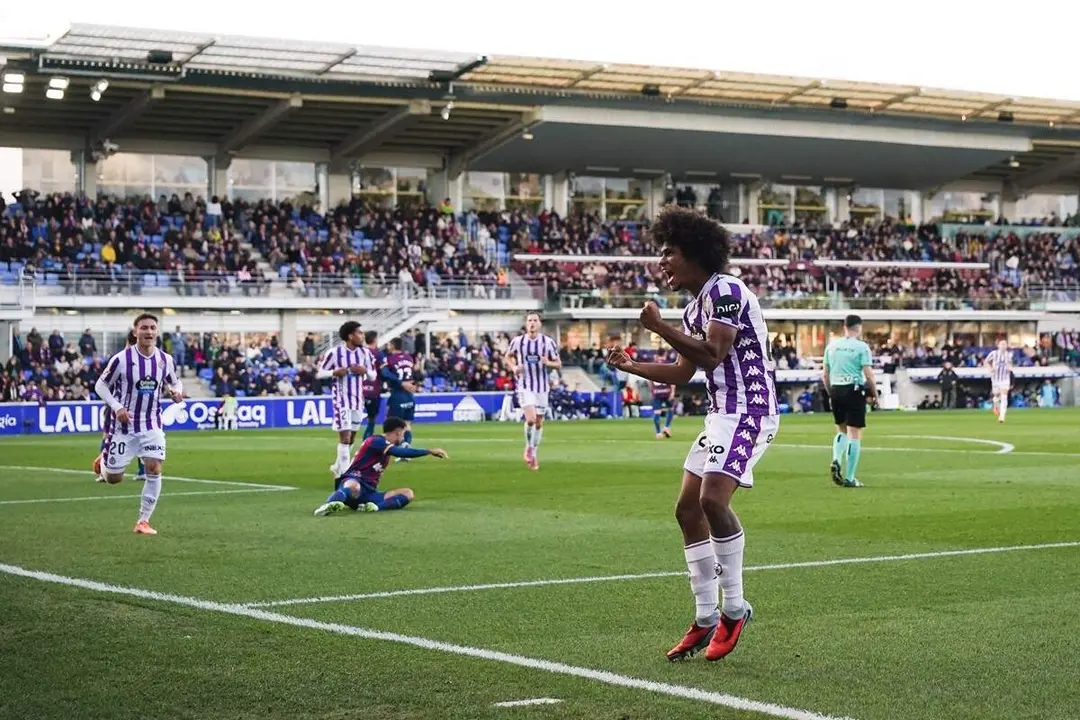 Victoria partido Huesca vs Real Valladolid celebracion gol Peter Federico Segunda
