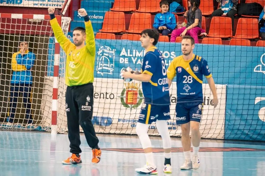 Cronica victoria Atletico Valladolid vs Ciudad Real Cesar Perez portero