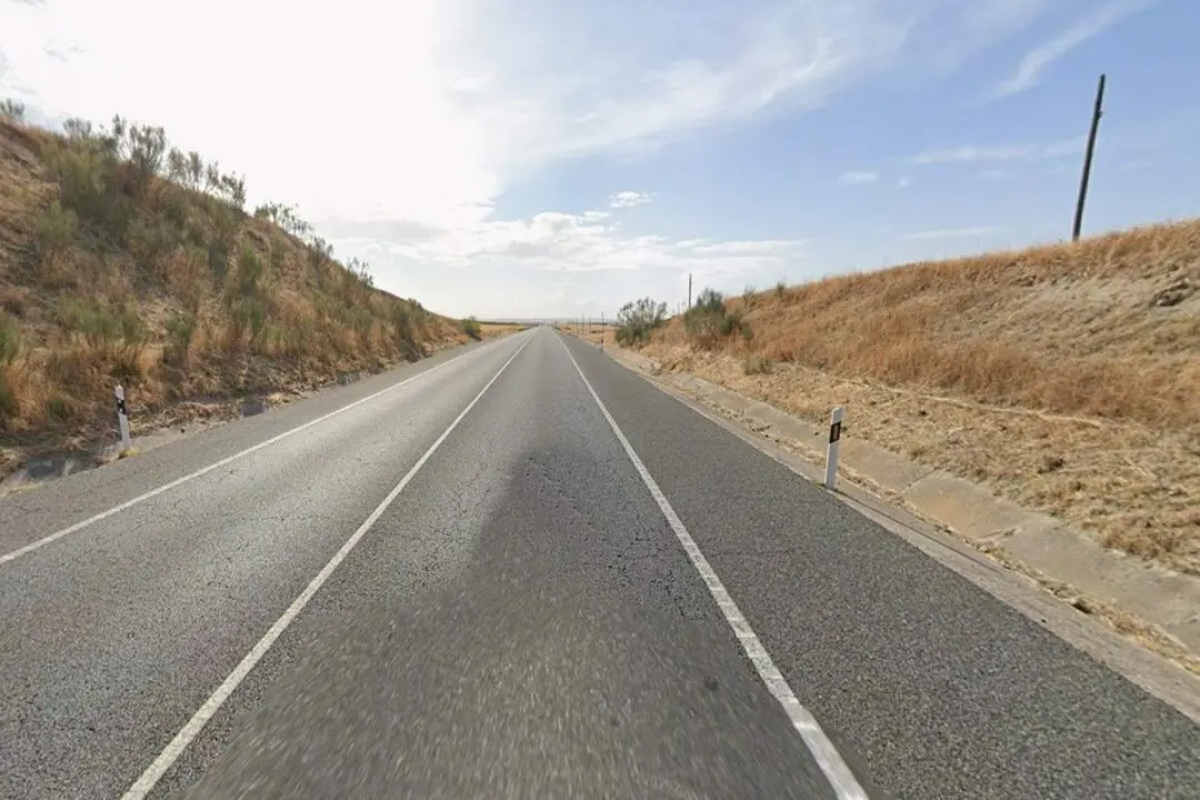 Carretera N-601 colision autocaravana turismo Almenara de Adaja provincia