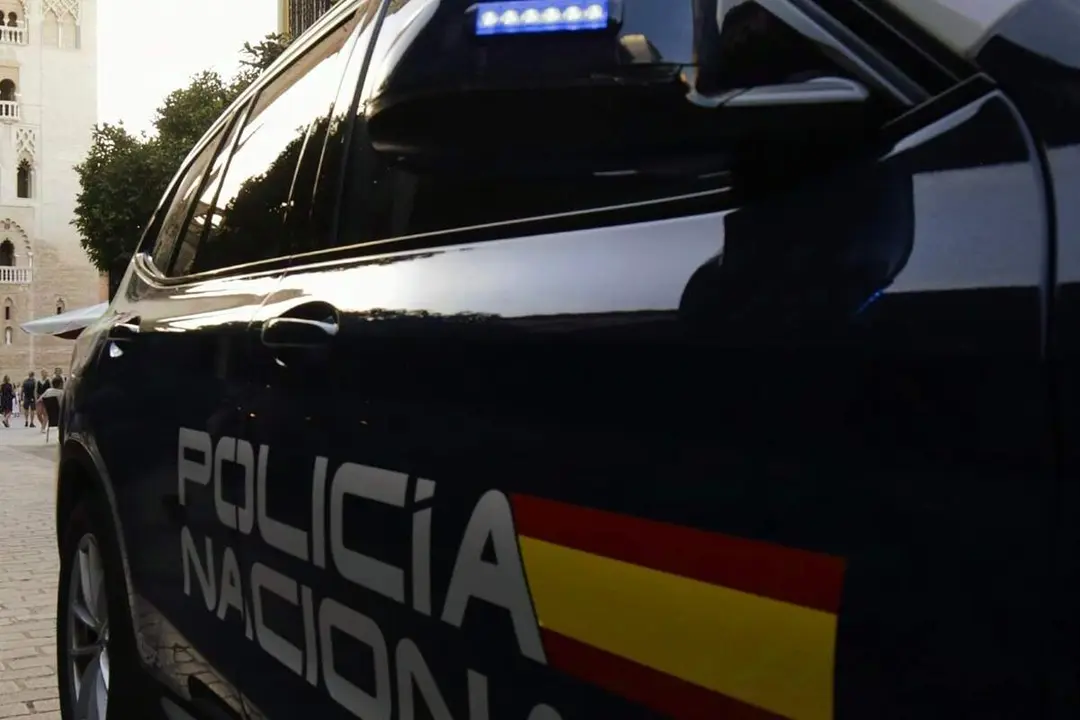 Coche patrulla Policia Nacional de Valladolid intervencion via publica