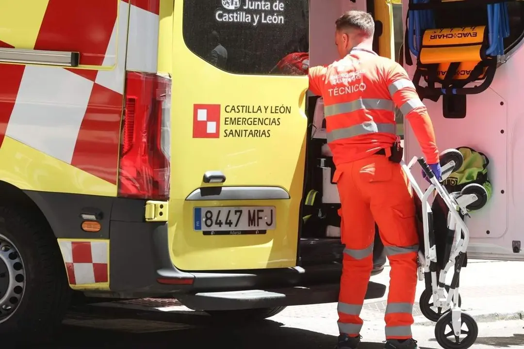 Ambulancia Sacyl y profesional sanitario intervenciones accidentes Valladolid