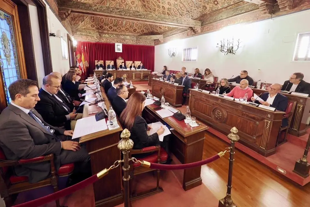 Pleno Diputacion Valladolid mes diciembre 2025 aprobacion planes cooperacion y gasto corriente