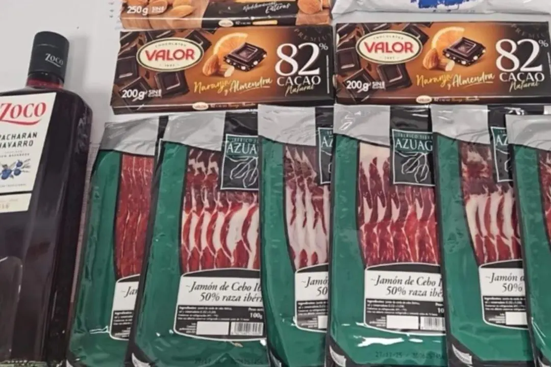 Robo paquetes jamon tabletas chocolate y botella pacharan supermercado Las Delicias Valladolid