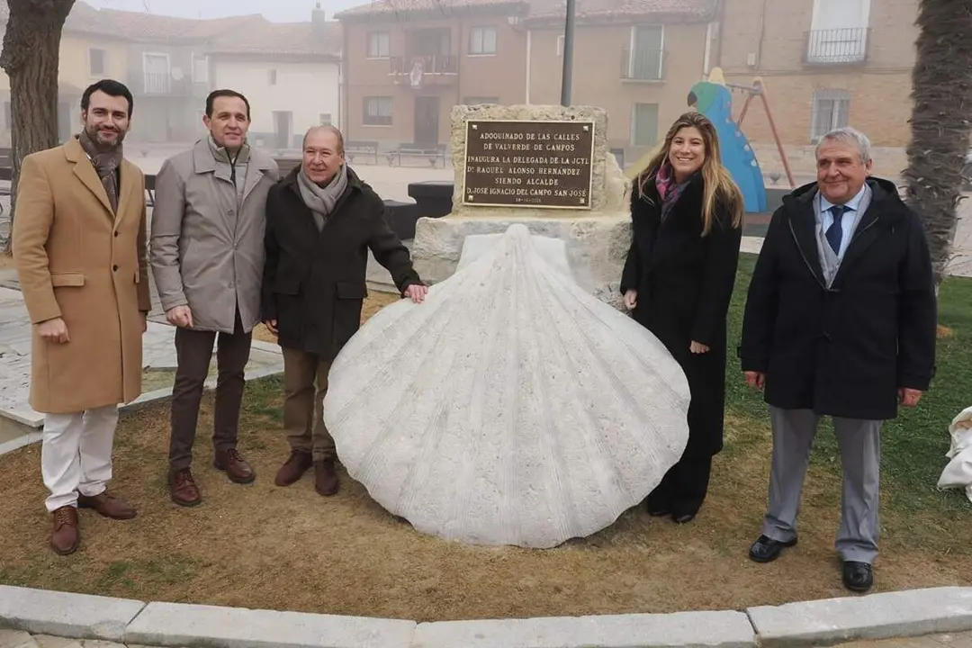 Visita mejoras pavimentacion adoquinado calles Valverde de Campos Diputacion Valladolid