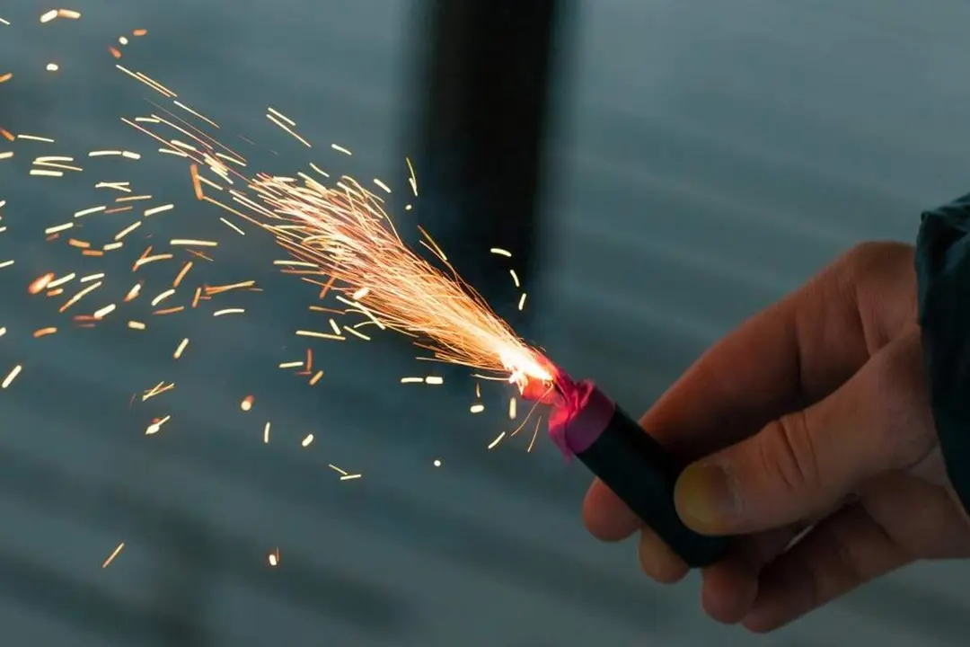 Petardos celebracion Navidades polemica fiestas