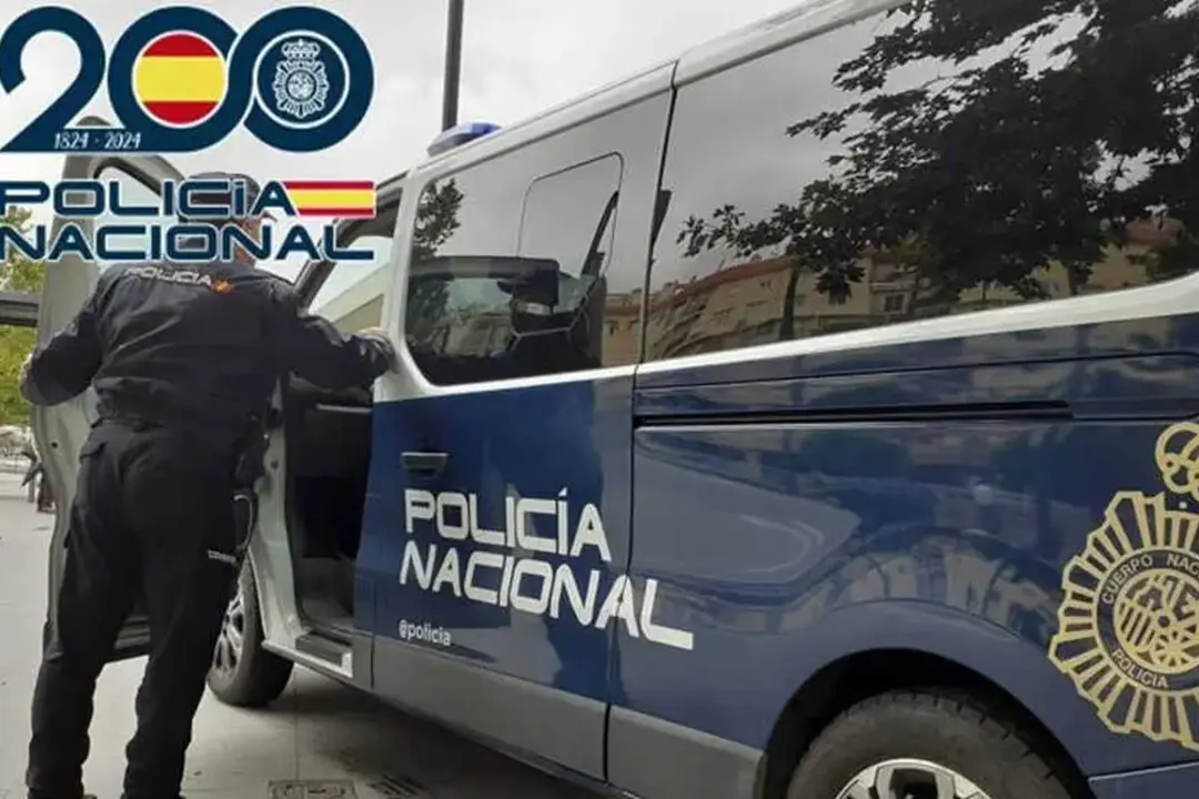 Furgon y agente de la Policia Nacional de Valladolid intervencion detencion sucesos