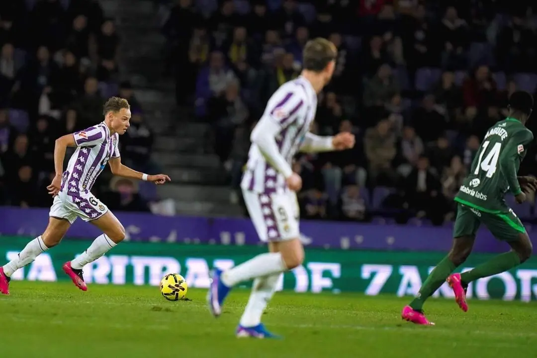 Empate Real Valladolid vs Racing de Santander partido Lachuer jugador