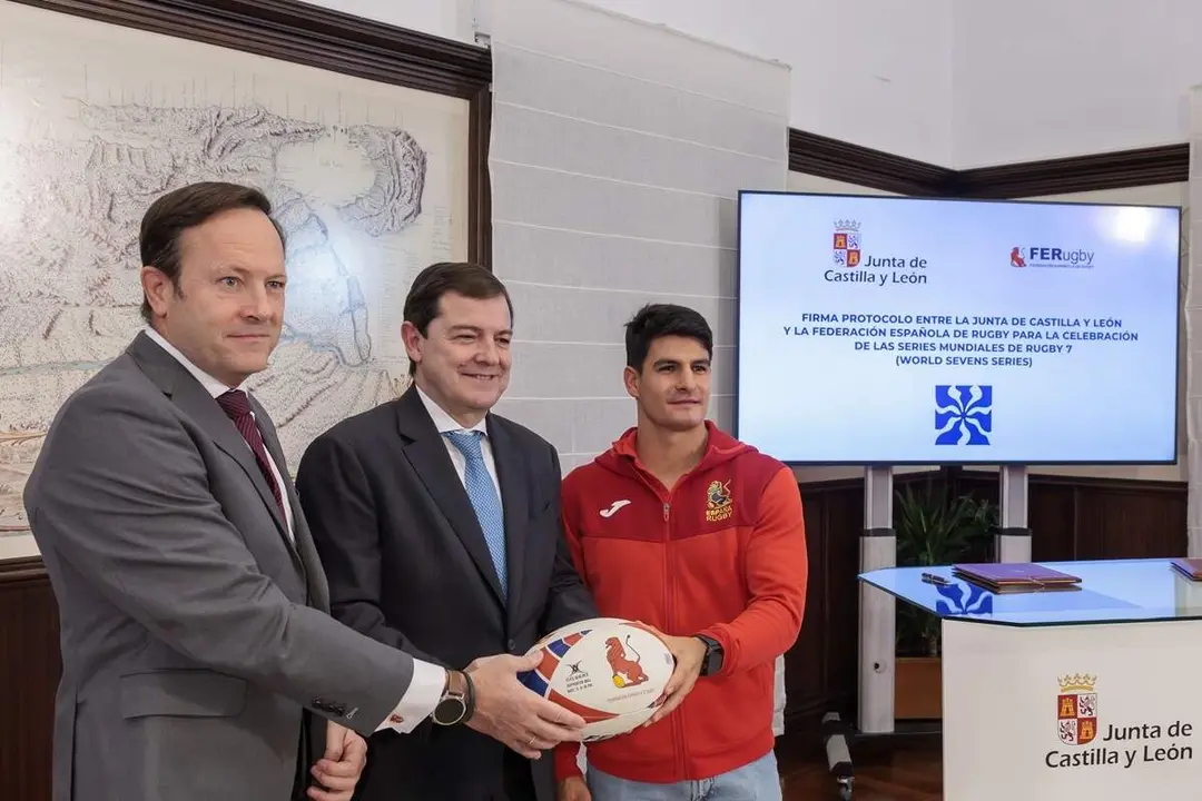 Firma protocolo colaboracion Junta y Real Federacion Espanola finales Circuito Mundial Rugby 7