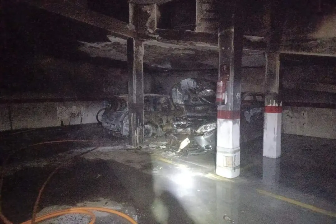 Incendio garaje Medina del Campo arden vehiculos Bomberos Diputacion Valladolid