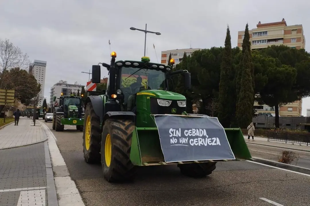 Manifestacion tractores acuerdo Mercosur Avenida Salamanca Valladolid