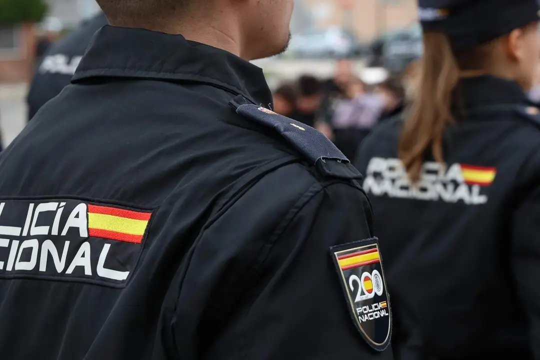 Agentes del Cuerpo Nacional de Policia intervencion via publica Valladolid