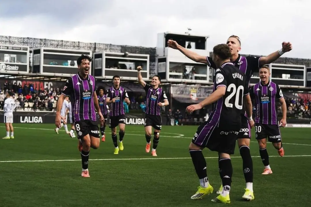 Victoria partido Ceuta vs Real Valladolid celebracion jugadores gol LaLiga Hypermotion
