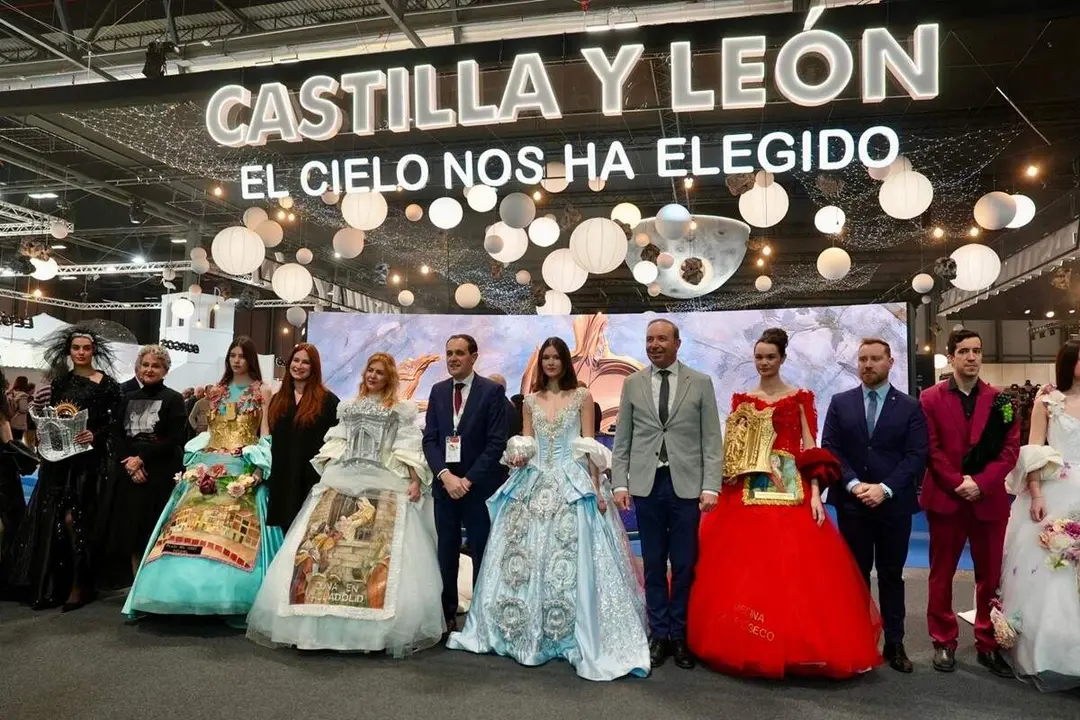 Presentacion Diputacion Valladolid turismo vestidos Rosana Largo Fitur 2026