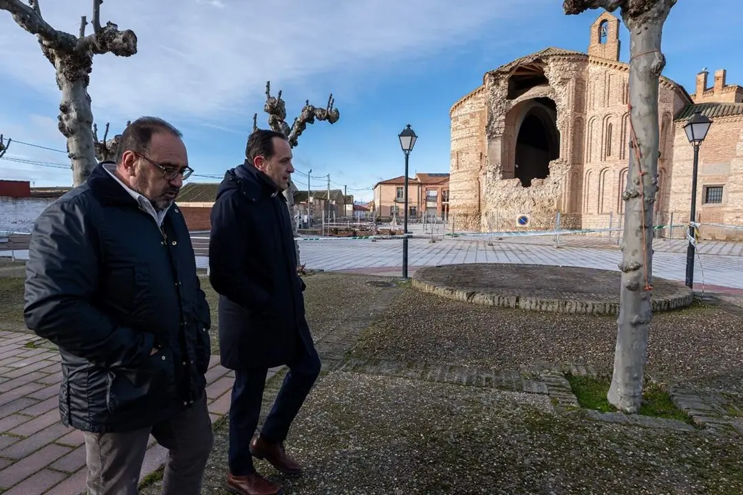 Visita Conrado Iscar derrumbe abside Iglesia Muriel de Zapardiel Diputacion Valladolid