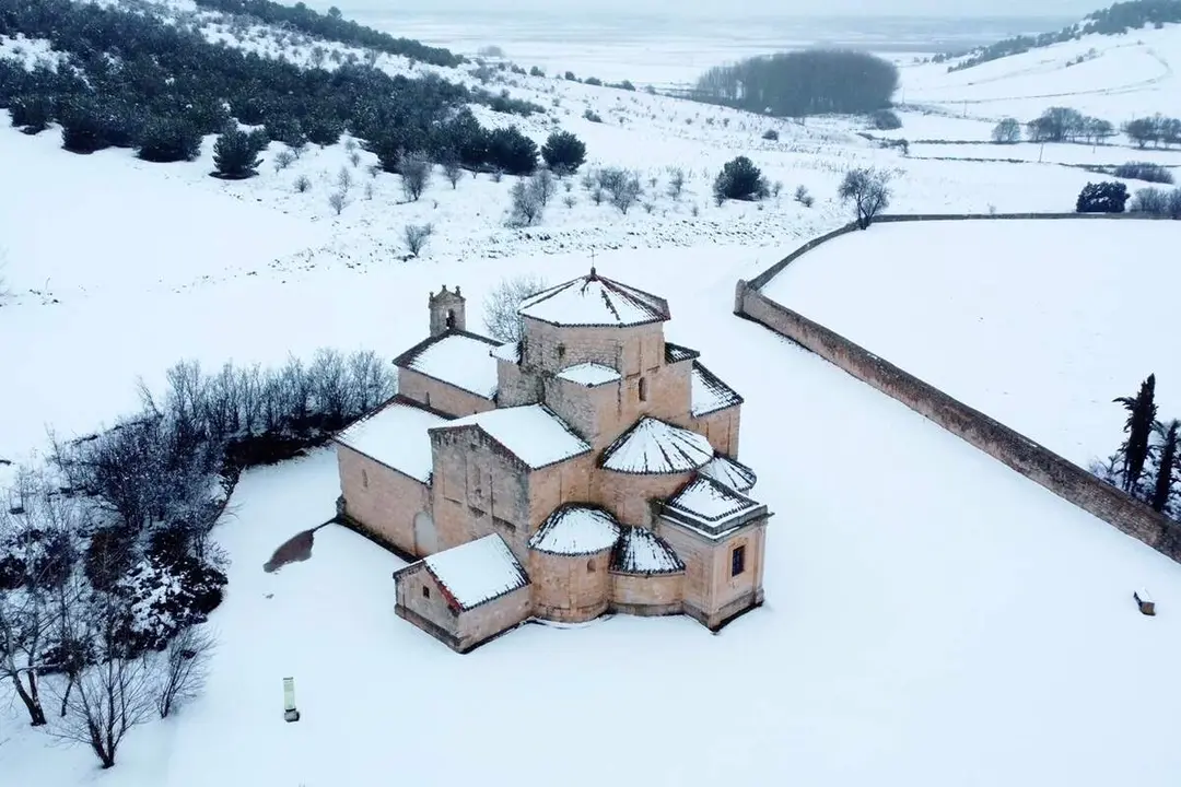 Pueblo Uruena nieve Ermita Nuestra Senora de la Anunciada borrasca Ingrid