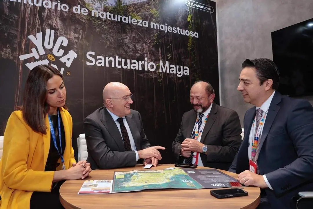 Encuentro FITUR Ayuntamiento de Valladolid y el municipio Valladolid Yucatan