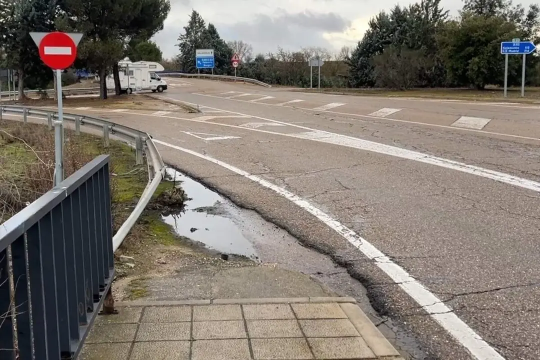 Estado carretera Fuente Berrocal denuncia PSOE Valladolid