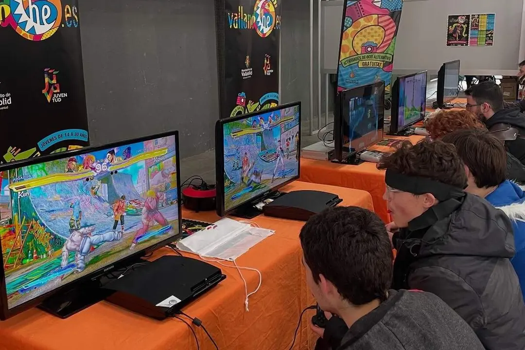 Programa ocio Vallanoche jovenes videojuegos actividades Valladolid