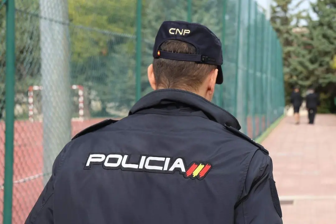 Agente Policia Nacional hombre intervencion pistas deportivas sucesos Valladolid
