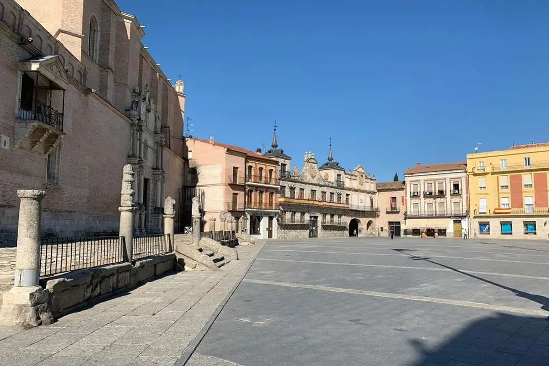 Plaza Mayor Colegiata San Antolin y Ayuntamiento Medina del Campo provincia