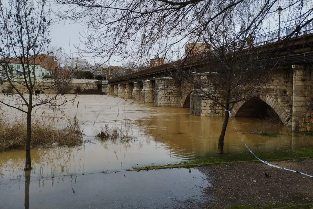 Crecida rio Pisuerga Puente Mayor borrascas climatologia adversa ciudad Valladolid