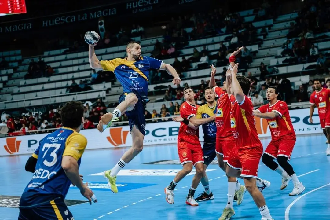 Empate Bada Huesca vs Balonmano Atletico Valladolid reanudacion Liga Asobal