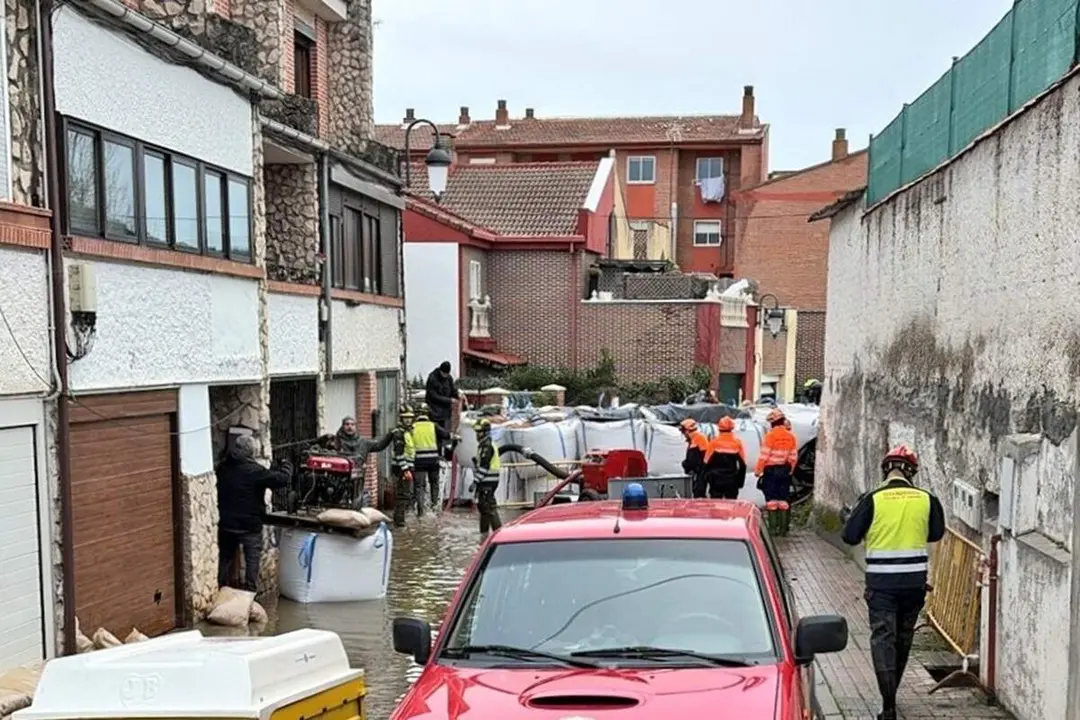Crecida rio Viana de Cega tareas de achique viviendas inundadas borrasca