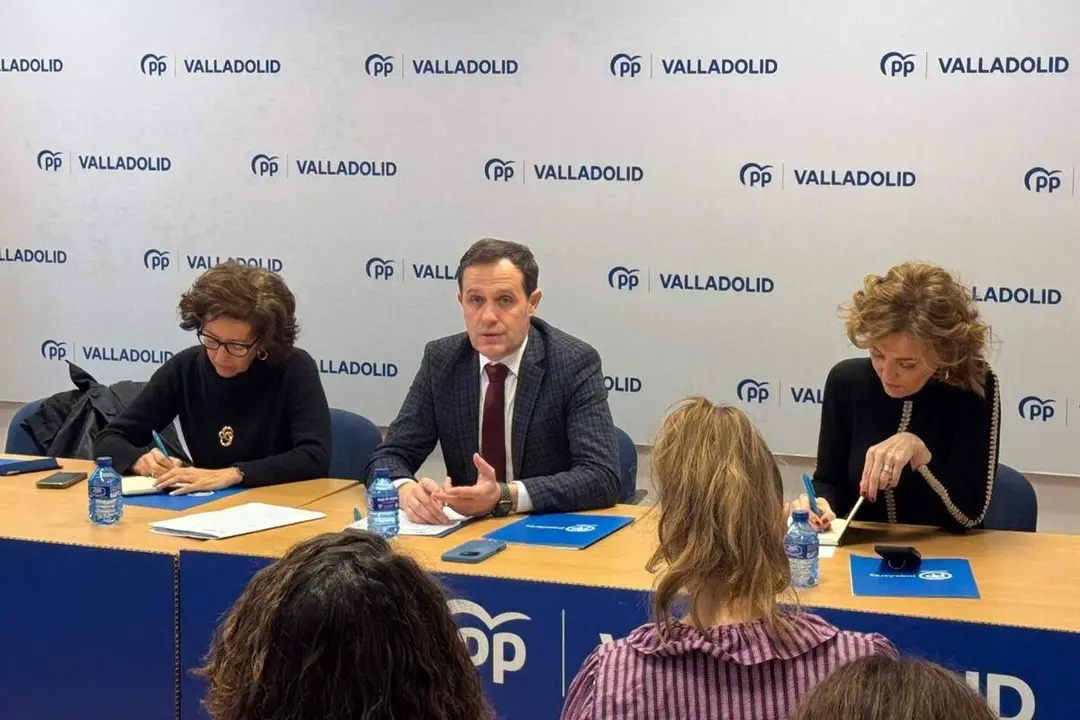 Conrado Iscar Mercedes Cantalapiedra y Maria Pardo candidatura PP Valladolid elecciones 15-M