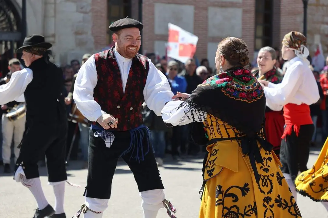 Celebracion Dia Castilla y Leon Villalar danzas castellanas 23 abril