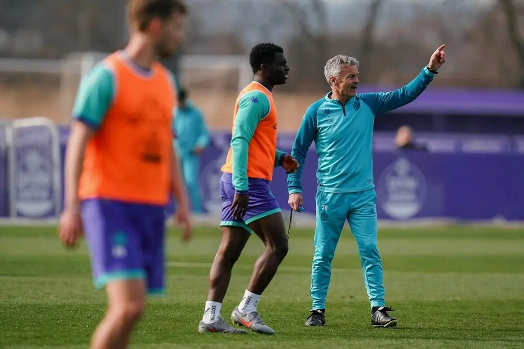 Fran Escriba sesion entrenamiento Los Anexos previa partido Real Valladolid