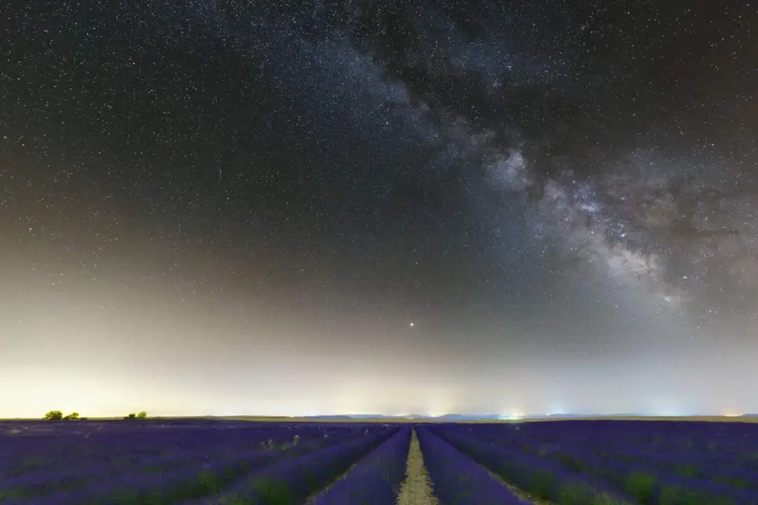 Astroturismo estrellas campos de lavanda Tiedra provincia de Valladolid